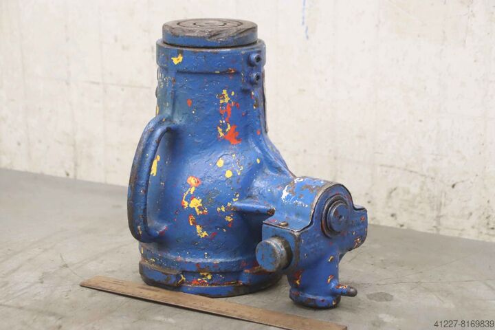 Jack Osaka 50 ton Hub 130 mm