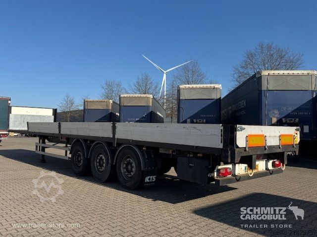 Flatbed semitrailer Fruehauf Plateau Standard