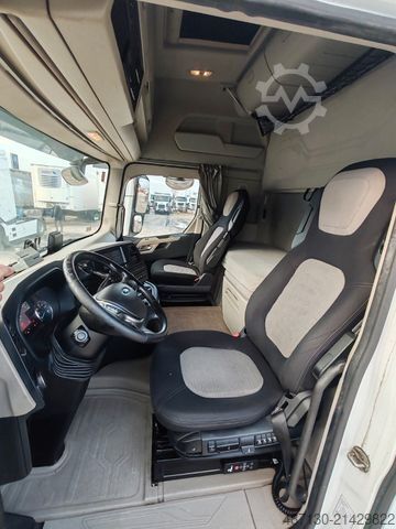 Standard tractor unit FORD F-MAX 500