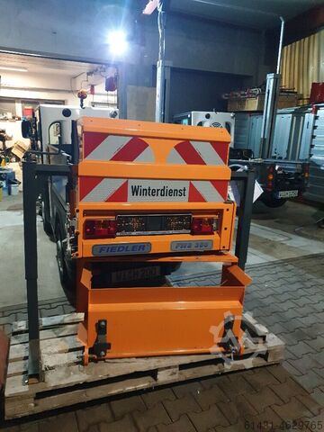 Winterdienstgerät Nilfisk Egholm Jungo HB410D