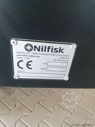 Winterdienstgerät Nilfisk Egholm Jungo HB410D