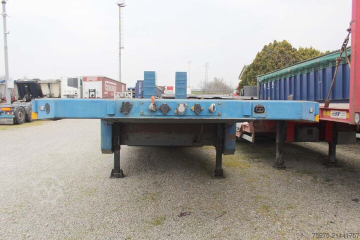 Lowbed semitrailer for transportation of construction machinery merker semirimorchio carrellone 4assi rampe usa