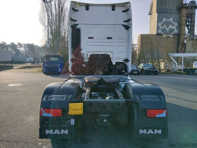 Standard tractor unit MAN TGX 18.520 BLS Retarder Standklima ACC