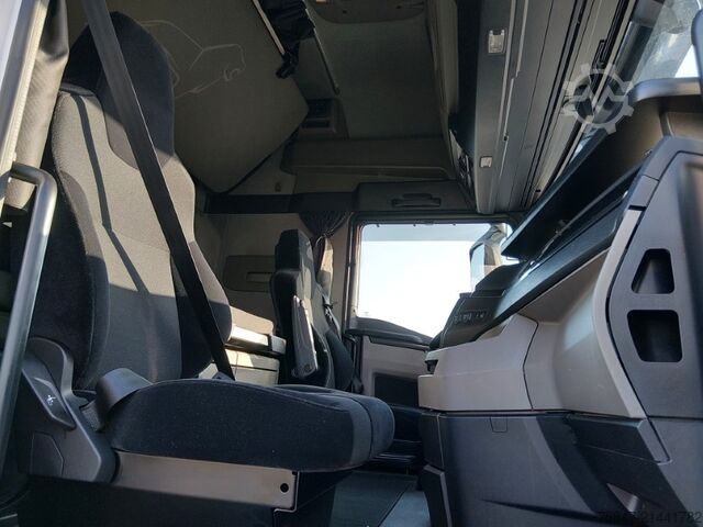 Standard tractor unit MAN TGX 18.520 BLS Retarder Standklima ACC