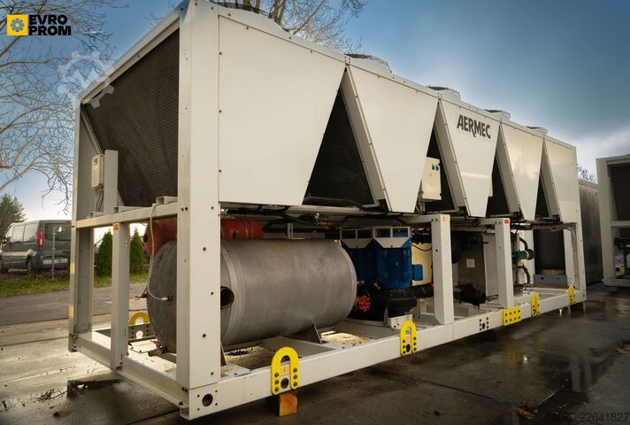 Kältemaschine Used Industrial Chiller AERMEC - 634 kW | With warranty