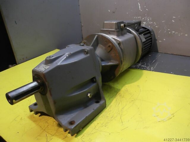 Getriebemotor 1,5 kW 79 U/min KEB / VEM ZG2IE0F90A200