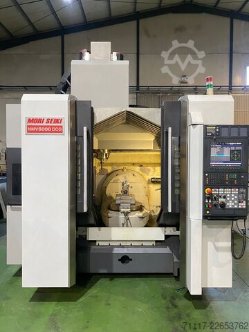 Horizontal machining center Mori Seiki NMV 5000 DCG Turnig Table