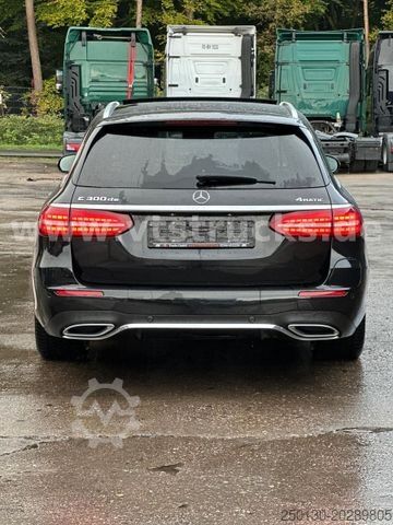 Minibus MERCEDES-BENZ E-Klasse T-Modell E 300 de 4Matic Leder