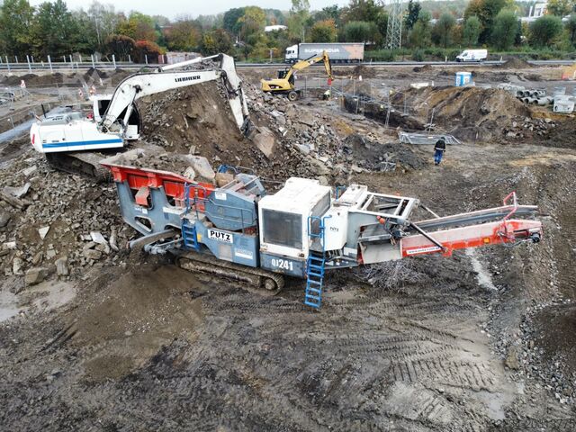 Mobile jaw crusher on tracks Sandvik Sandvik QJ241 jaw crusher