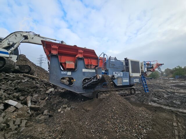Mobile jaw crusher on tracks Sandvik Sandvik QJ241 jaw crusher