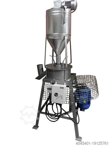 Hazelnut, nut cracker, cracker Lajucso-Print Kft. LAMOGY400