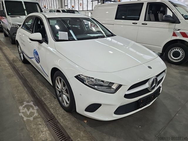 Van MERCEDES-BENZ A 200 Automatik Navigation Komfort-Fahrwerk