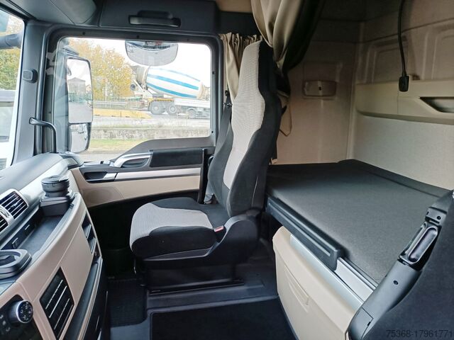 Pritschenwagen mit Plane MAN TGX 26 460