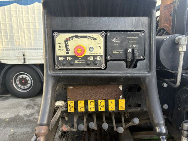 Sattelauflieger mit am Lkw montiertem Ladekran Mercedes-Benz ACTROS AROCS 3240