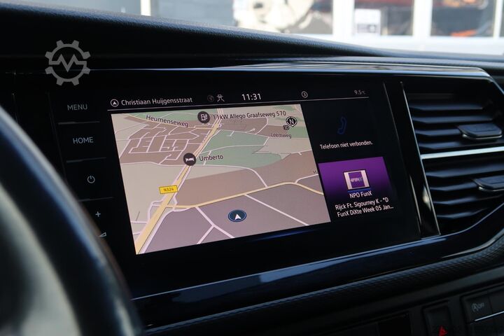 High-roof van VW Transporter 2.0 TDI L2H1 32 DC Highline AUT/ LE...