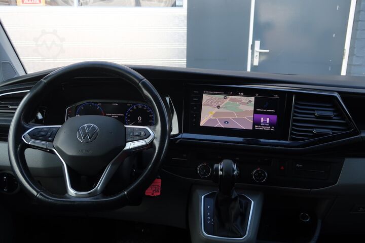 High-roof van VW Transporter 2.0 TDI L2H1 32 DC Highline AUT/ LE...