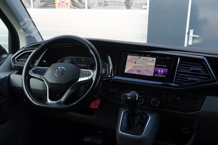 High-roof van VW Transporter 2.0 TDI L2H1 32 DC Highline AUT/ LE...