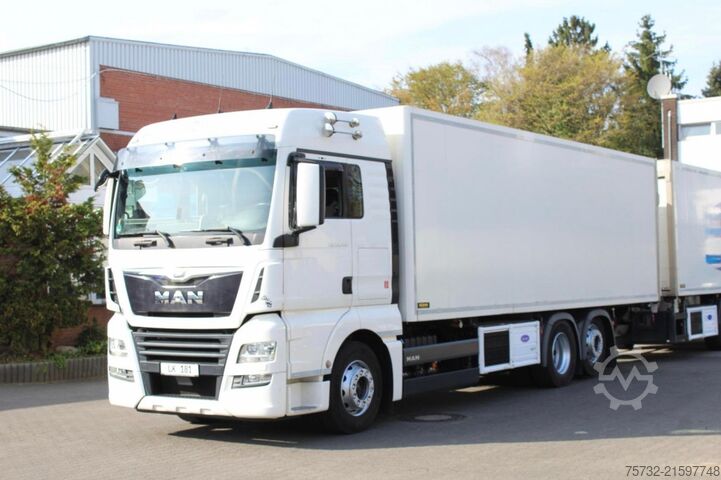 Kühlkoffer-LKW MAN TGX 26.460 CS 850 Retarder  Schlafkabine  ZUG !