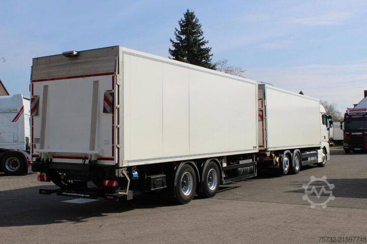 Kühlkoffer-LKW MAN TGX 26.460 CS 850 Retarder  Schlafkabine  ZUG !