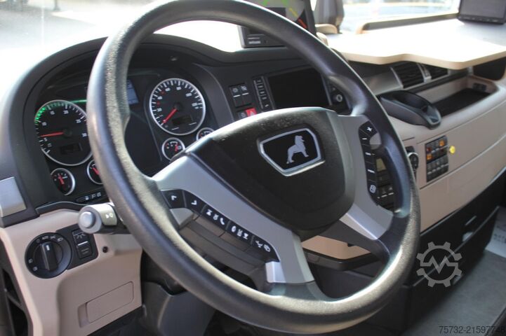 Kühlkoffer-LKW MAN TGX 26.460 CS 850 Retarder  Schlafkabine  ZUG !