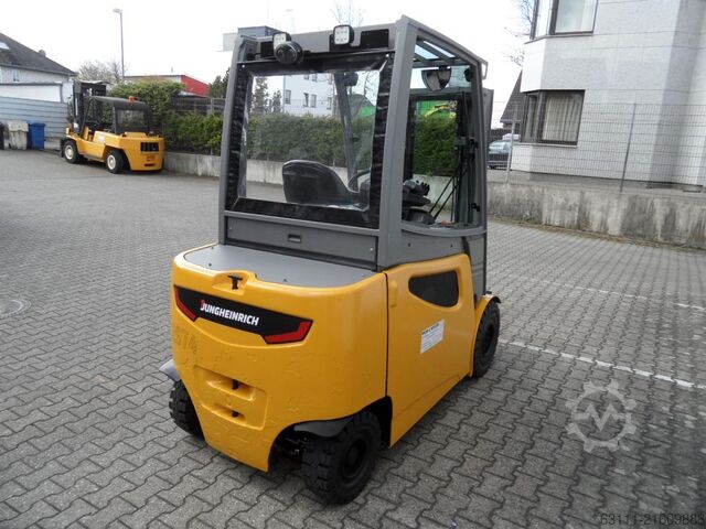 Elektro 4 Rad-Stapler Jungheinrich EFG 425 - Freisichtmast - 4. Funktion