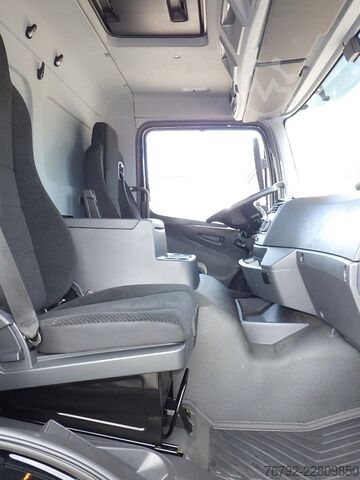Flatbed truck MERCEDES-BENZ 1330 L Atego4 Pritsche 7,2m/LBW/Edscha/AHK/Klima