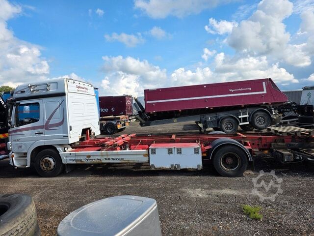 Swap body truck MERCEDES-BENZ 1524 BDF mit Klima, Ladebordwand, 2 x Bett