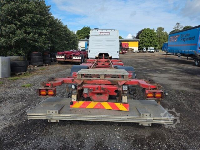 Swap body truck MERCEDES-BENZ 1524 BDF mit Klima, Ladebordwand, 2 x Bett