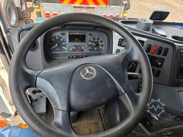 Swap body truck MERCEDES-BENZ 1524 BDF mit Klima, Ladebordwand, 2 x Bett