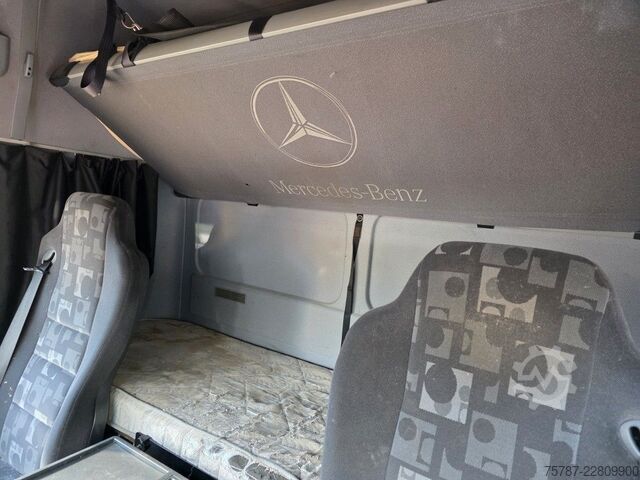 Swap body truck MERCEDES-BENZ 1524 BDF mit Klima, Ladebordwand, 2 x Bett