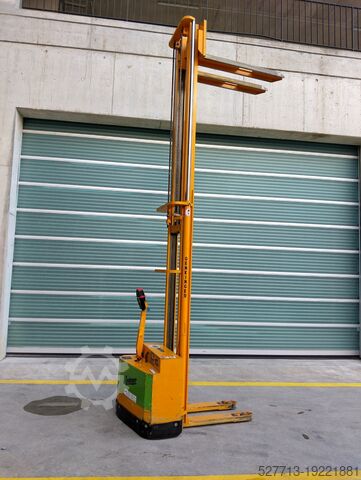 Pallet stacker Genkinger 