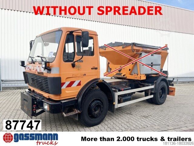 Kehrmaschine Mercedes-Benz 1617 C 4x2, Winterdienstausstattung