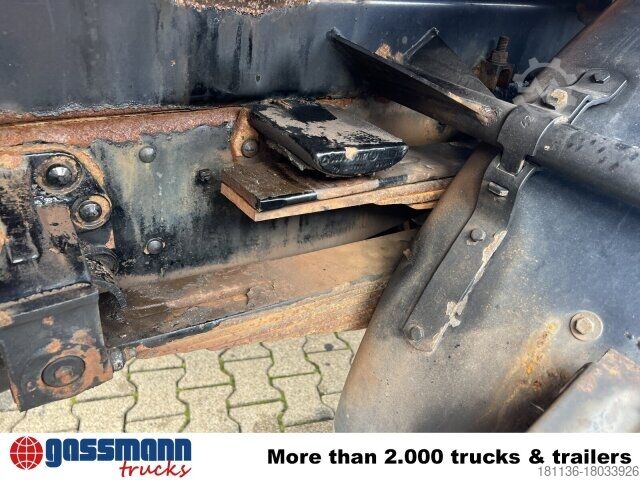 Kehrmaschine Mercedes-Benz 1617 C 4x2, Winterdienstausstattung