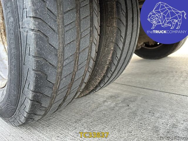 Nissan NT500 150.65 refrigerated truck Nissan NT500 150.65 frigo