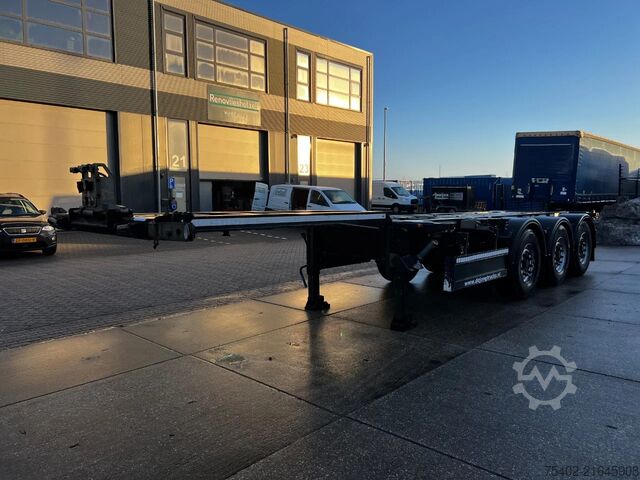 Container transport Renders F08FJ3HWSA 3DFCST / Container Chassis / 45FT / ...