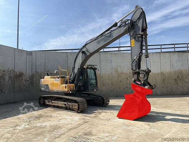 Tracked Excavator Volvo EC220DL