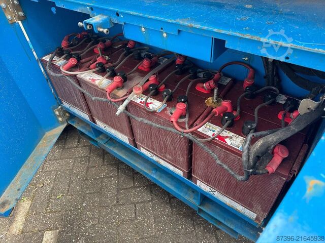 Articulated boom lift Genie GS2669DC Hoogwerker Schaarhoogwerker