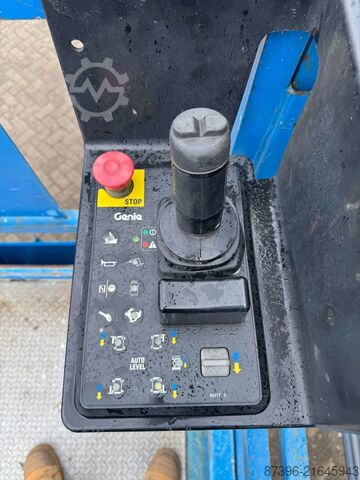 Scissor lift Genie GS3369RT Hoogwerker Schaarhoogwerker Ruwterrein