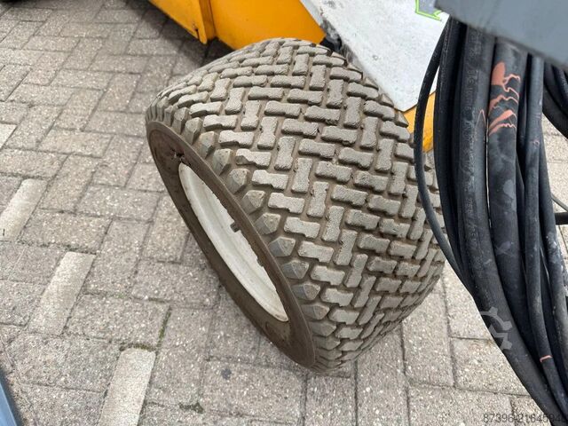 Gelenkteleskoparbeitsbühne Niftylift HR12NE Hoogwerker Knikarmhoogwerker