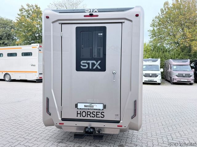 Livestock transporter RENAULT Master STX 5 Sitzer Haras ex. Lang