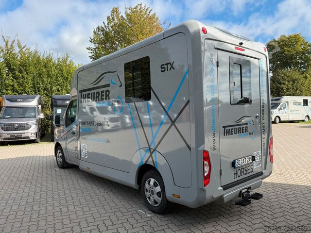 Livestock transporter RENAULT Master STX 3 Sitzer  Haras / Hengste