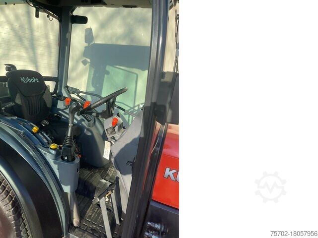 Yard tractor Kubota STW40 Allrad Schlepper und Bahnplaner