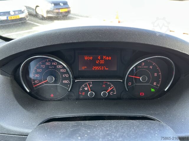 Kastenwagen Fiat Ducato 30 2.3 MultiJet L2 H2 / Navi / Camera / ...