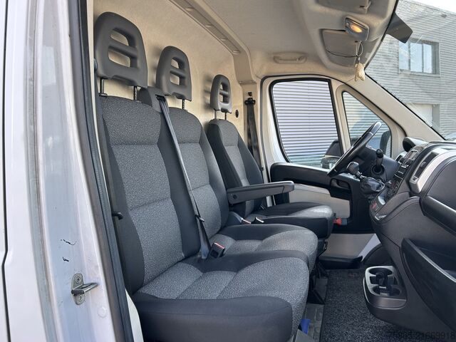 Kastenwagen Fiat Ducato 30 2.3 MultiJet L2 H2 / Navi / Camera / ...
