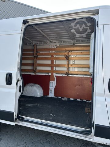 Kastenwagen Fiat Ducato 30 2.3 MultiJet L2 H2 / Navi / Camera / ...