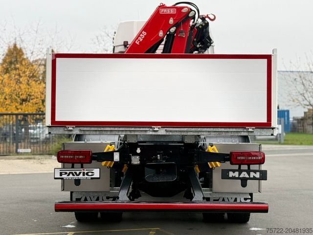 LKW mit Pritsche (offen) MAN TGX 33.520 6x6 BL Pritsche Kran Fassi F235A.2.24