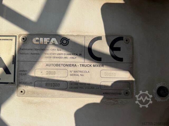 Betonmischer LKW Iveco TRAKKER 500