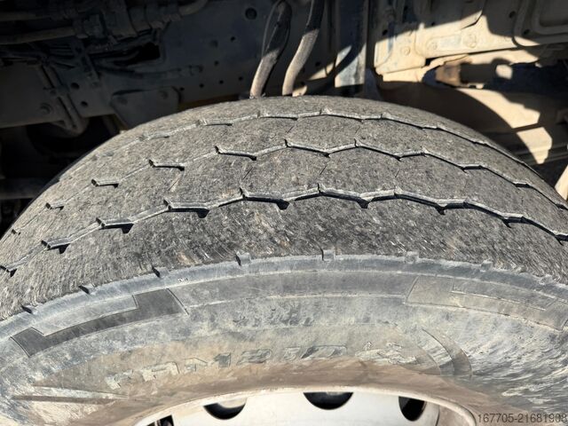 Betonmischer LKW Iveco TRAKKER 500