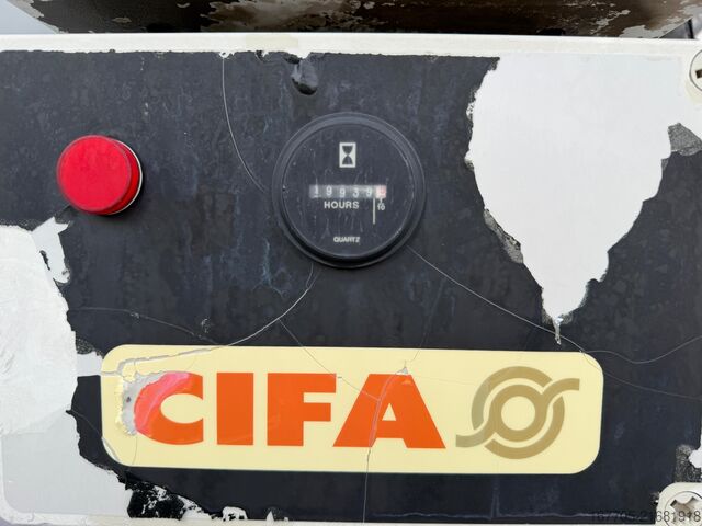 Betonmischer LKW Iveco TRAKKER 450