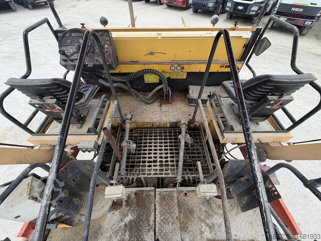 Radfertiger Dynapac F121-6W